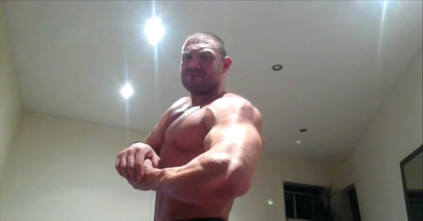 Jack stacked: Po tělocvičně uctívání zpoceného svalstva