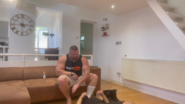 Jack stacked: Ayak kölesi ile çizme ve ayak balı ibadeti