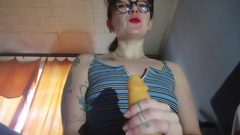 HellENXxOo: Ibu tiri mengajarkan untuk masturbasi