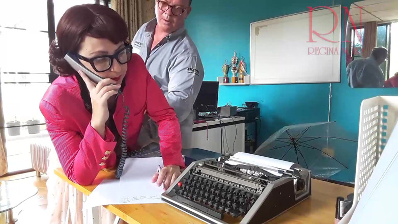 Regina Noir: Office domination boss fucks secretary while she is on the...
