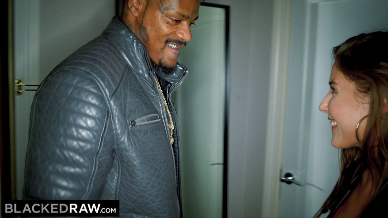 Blackedraw: BLACKEDRAW - nadržená modelka se setká s velkým černým pérem a je...