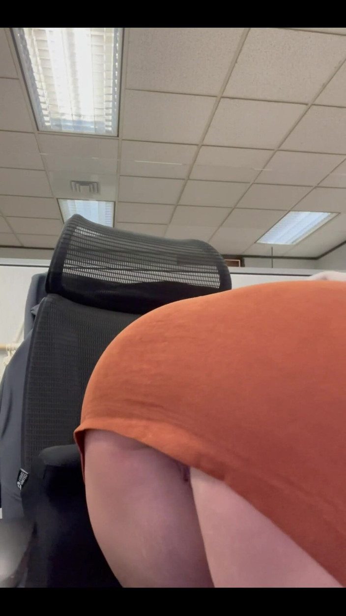 Josie Jaxxon: Ofiste mastürbasyon