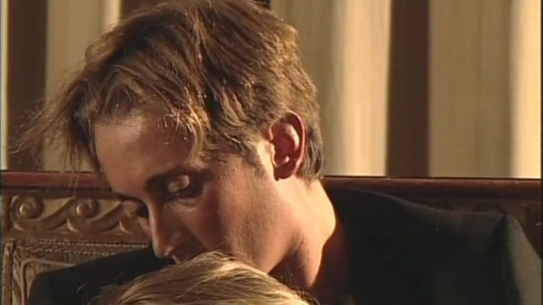 Inhonorof porn: Agentul imobiliar și servitoarea: Întâlnire anală la Clubul de schimb de parteneri