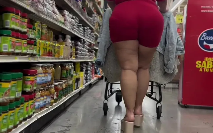 PutiLing: Puerto Rican Boricua Woman MILF Latina Mami Leg Tease Big...