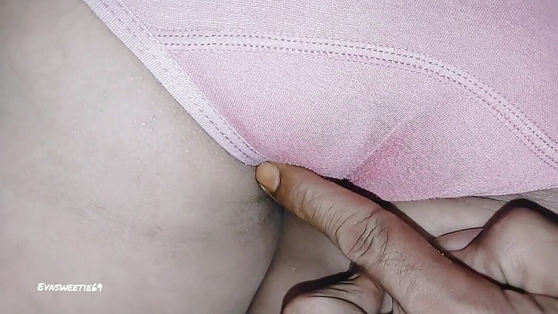 Karinsyantika: Indonezyjskie dziewczyny analne. Mąż Kakaqu wpada do mojej analnej, dopóki...