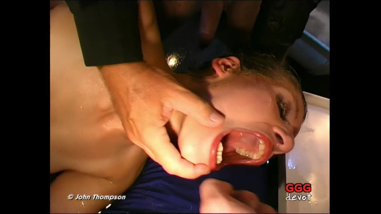 Piss Lover: Ggg - Curva Devot Sperma Pisse suge pule wild