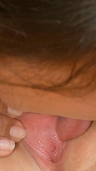 Heißer lesbensex mit brünetter mit dicken titten und sexy blonder MILF