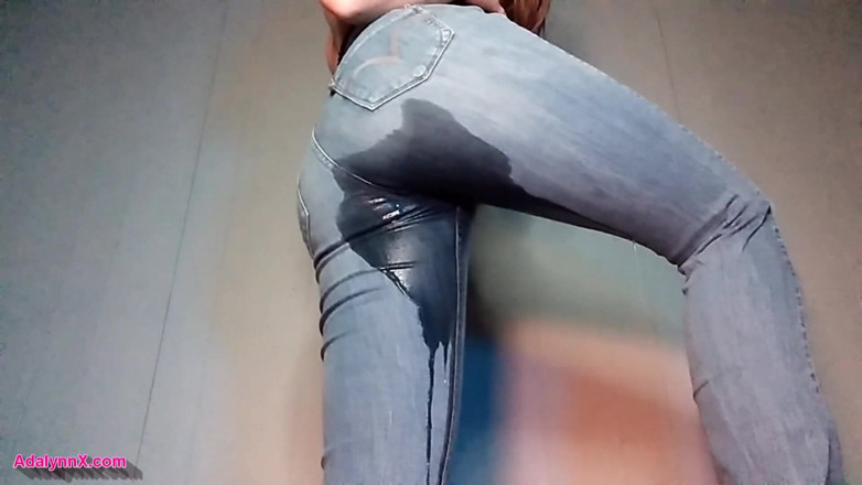 AdalynnX: AdalynnX - peeing in my pants and pantyhose