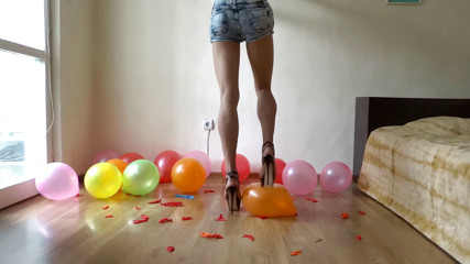 Monica Crush: Balloons popping with my high heel sandals