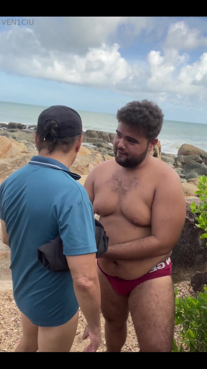 VEN1CIU: I poszedłem się masturbować na plaży
