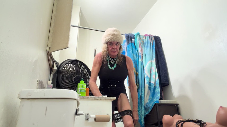 Lizzy Yum: Lizzy yum sd febbraio 2026 post op la trans si masturba...