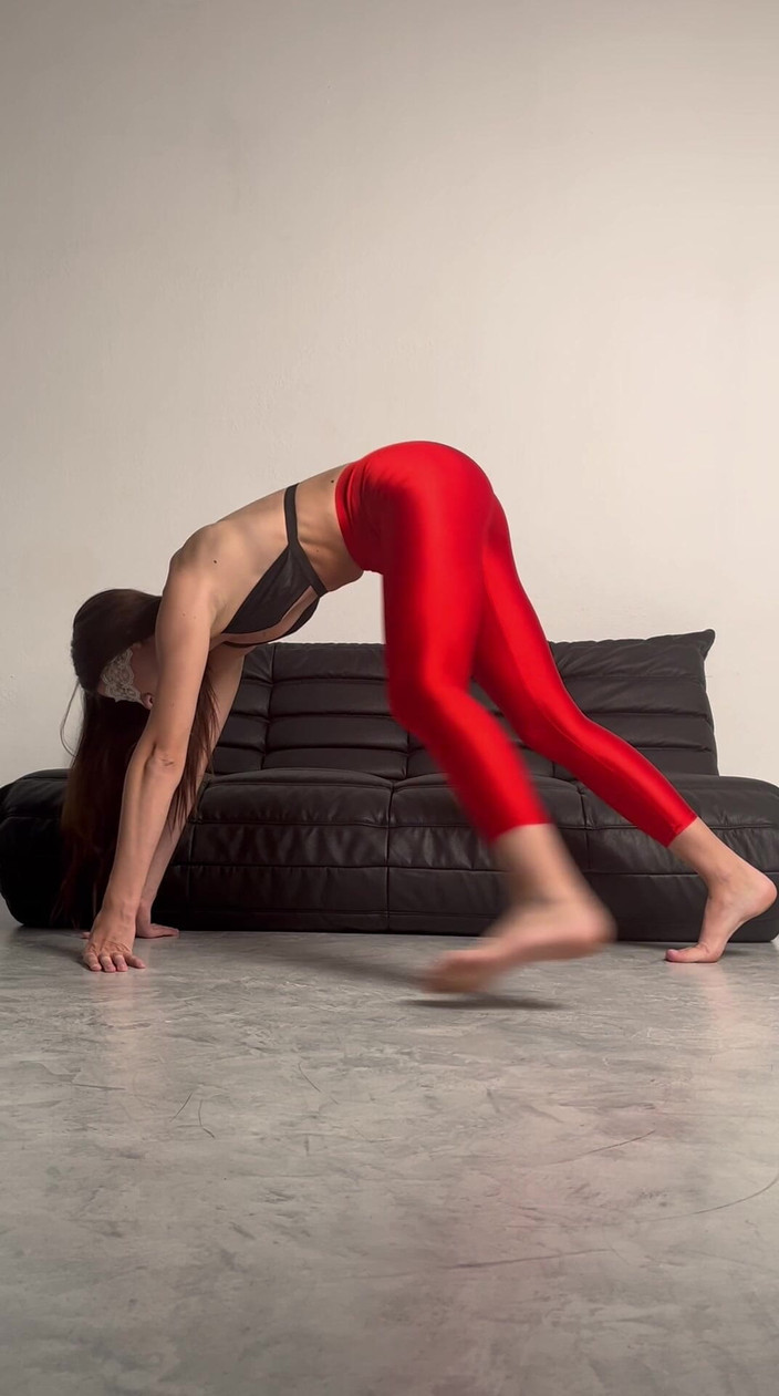 Skinny_lady69: Yoga-red Nylon Shine Leggings