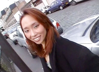 Java Consulting: La ragazza asiatica viene presa allo spiedo sul sedile posteriore...