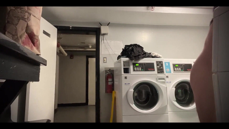 ScottyNaughty69: Nudité pendant que je caresse ! J’ai failli me faire prendre !