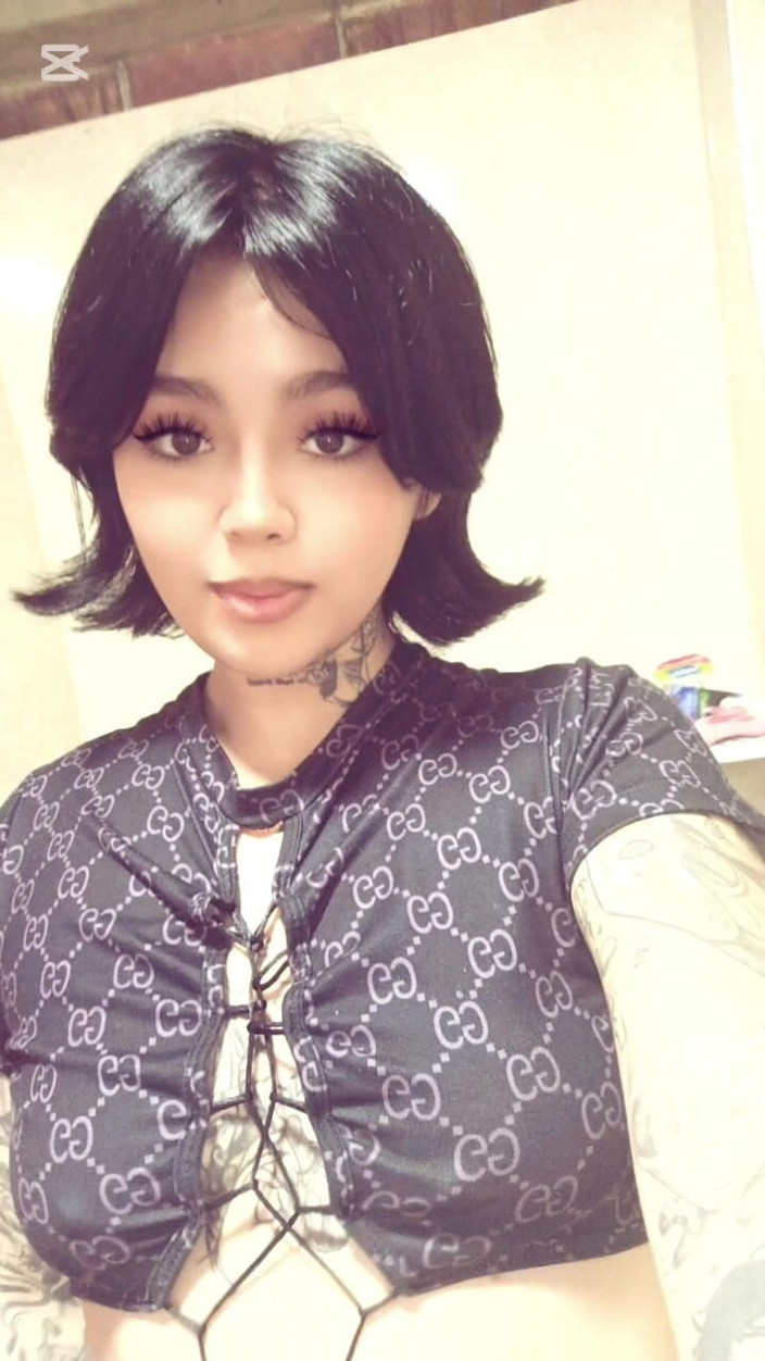 Dalyla: Small and Watery Tits