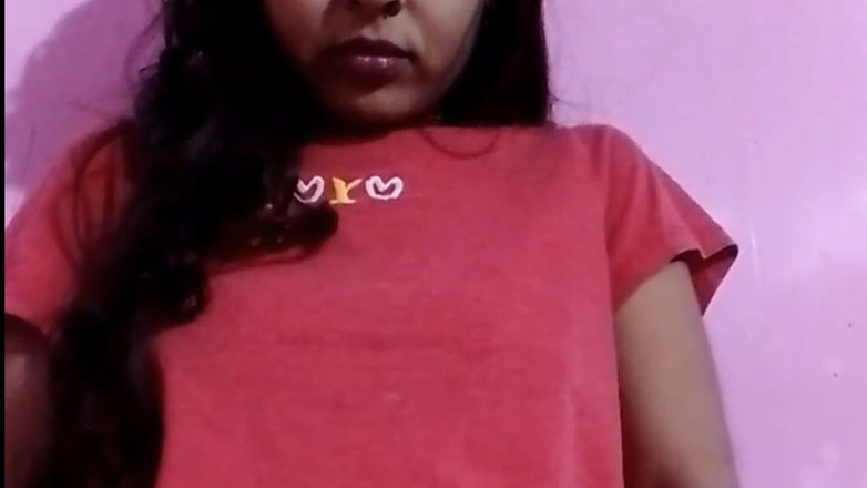 Divaya pussy: Sperma kam aus meiner muschi, ich habe es sogar gefressen