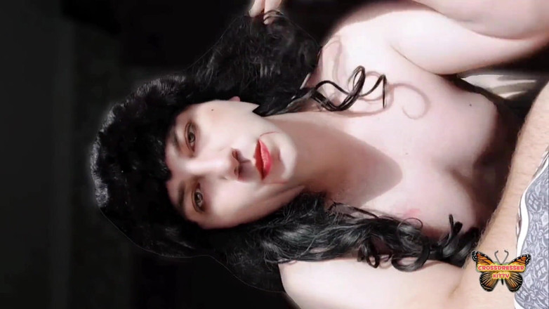 Kitty_Cross: 漂亮可爱的金发女郎吸血鬼在阳光下闪耀，就像在暮光电影吸血鬼一样