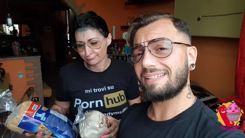 King Of Amateur: 모든 토미의 정액을 핥는 레이디 머핀