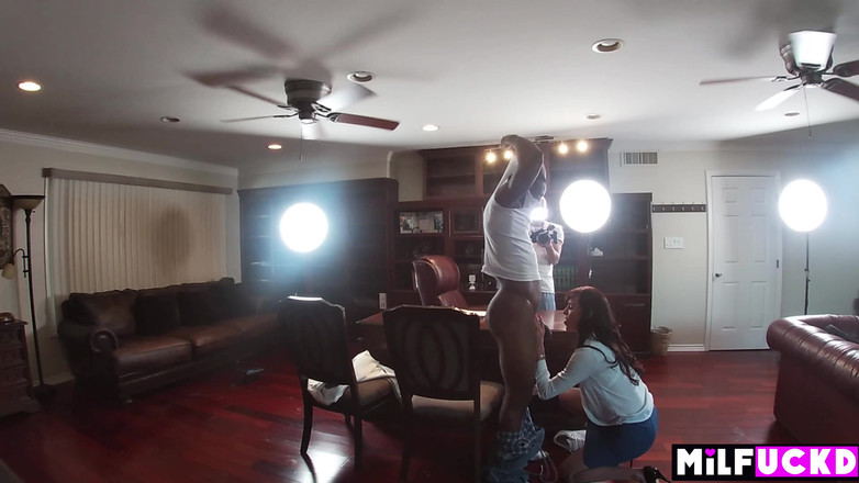 Milfuckd: Record Company Executive yeni sanatçının bts'lerini kırıyor