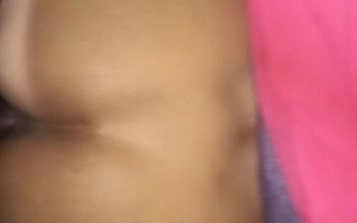 EULGI: Дезі сексуальна невістка займається енергійним сексом з сусідкою протягом дня