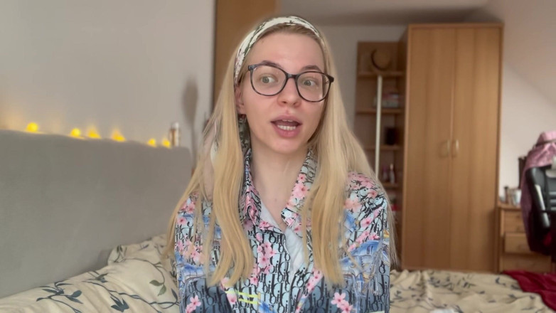 Goddess_Bella_Rae: The Science Behind Foot Fetish