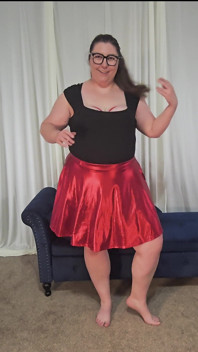 Thick Booty Showing off Skirts and Heels