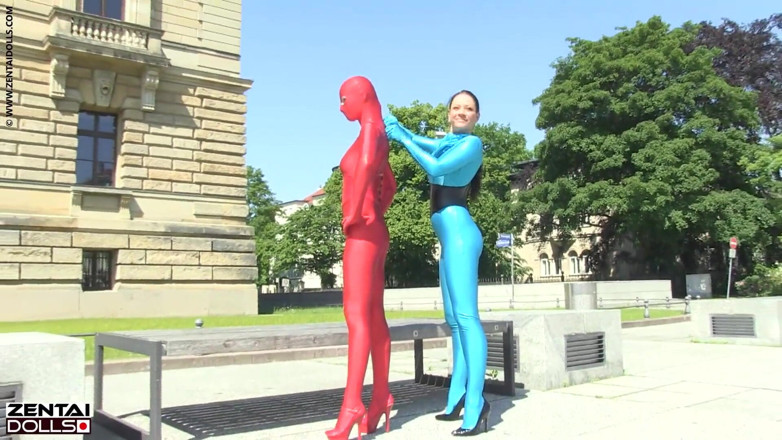 ZentaiDolls: Zentai Models in the City