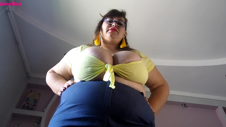 Nina Doll: 자지를 빠는 거대한 젖탱이 BBW POV