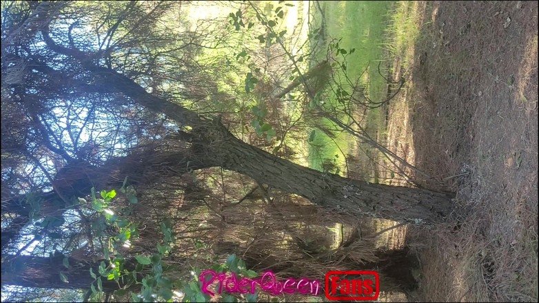 Only Riderqueen BBW Step Mom Latina Alone: Riderqueen da sola, all'aperto, video per i miei fan.