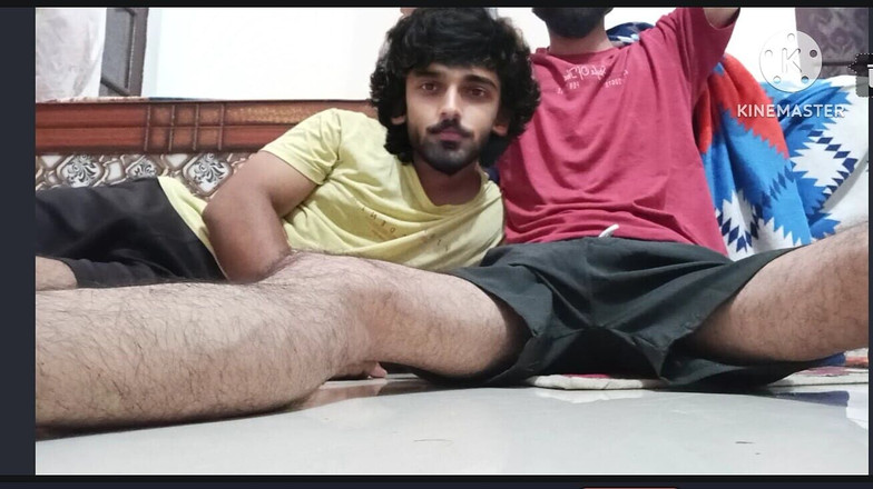 Desi__Panda: Eerste keer stiefbroer grote pik zuigen en klaarkomen in de...