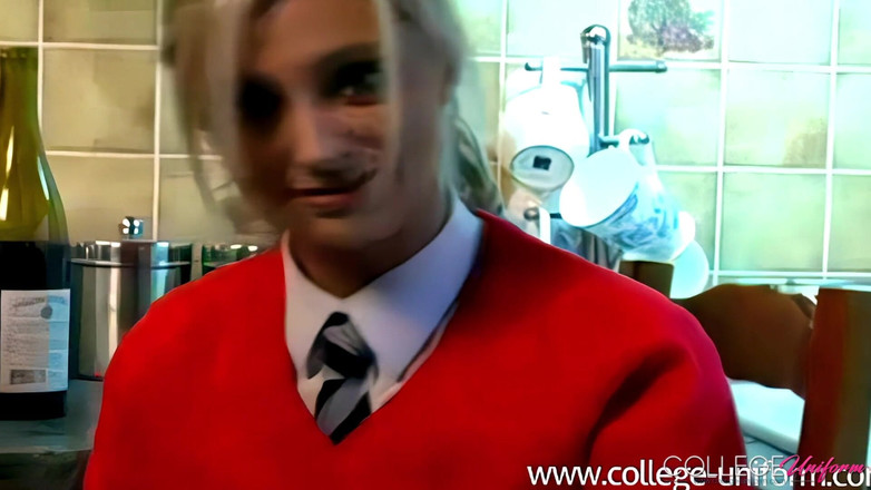 College Uniform: Wywiad Meklaina z udziałem Meklainy