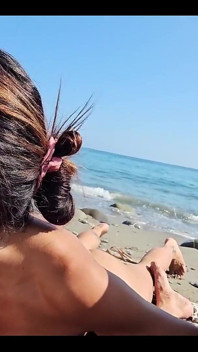 Aku pengen banget nyepong kontol cowok ini di pantai