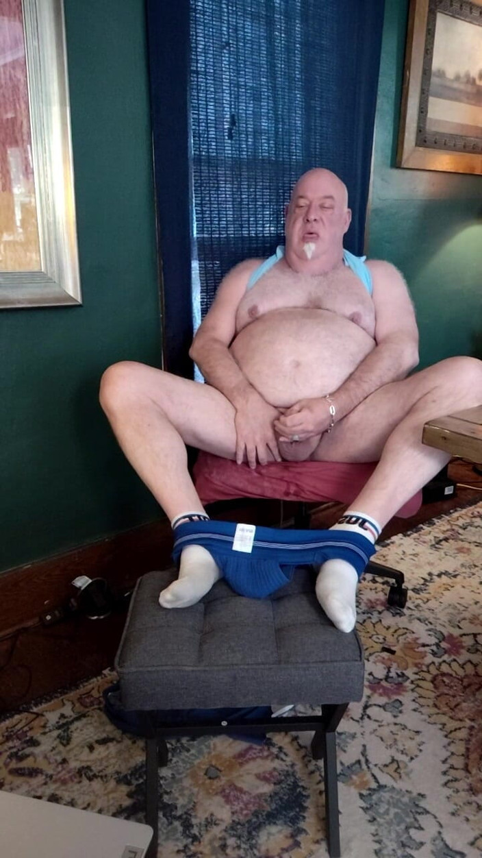 beardaddychub: Verbal Cum on Cam