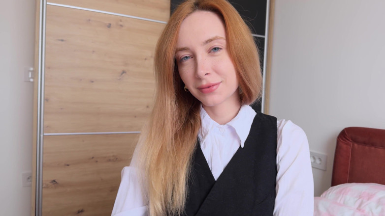 Loly Nebel Studio: Ta nejkrásnější dívka v kanceláři si tě najednou všimla