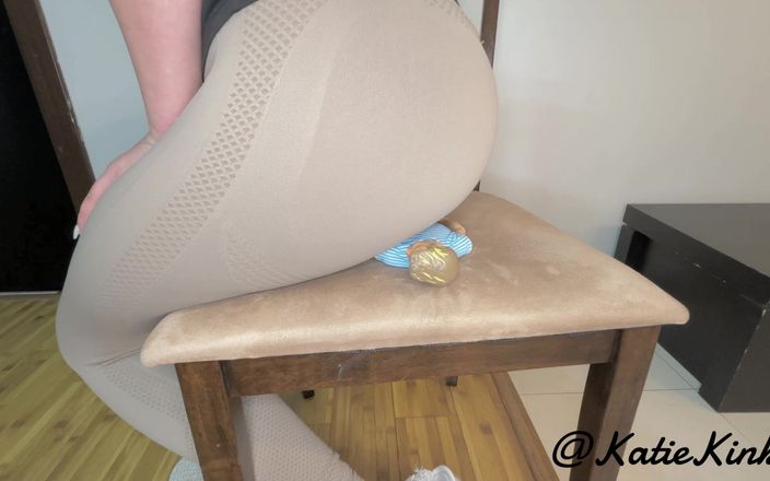 GassyKat: Giantess Farts: O Pior Pesadelo do Pequeno Homem