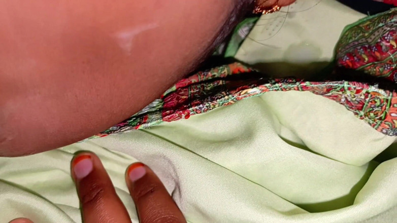 Bithi69gril: Ik neukte mijn Desi-vriendin in haar kont