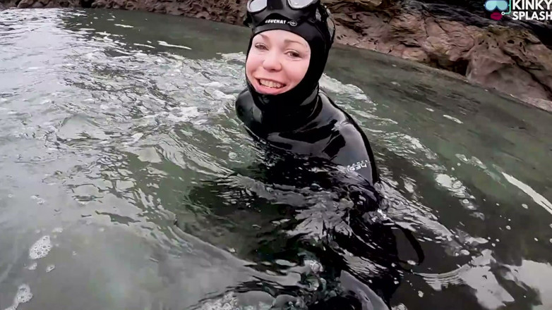 UKCuteGirl Lucy Lauren: Permainan basah 8mm rahsia di bawah air - Snorkeller Melancap DenganNya