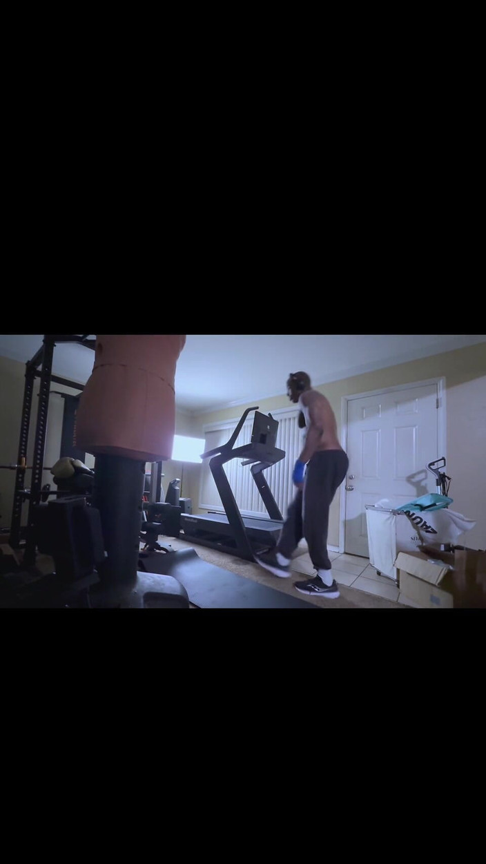 Hallelujah Johnson: Тренировка бокса