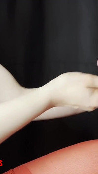 그는 두 번 와서 자신의 정액을 먹어