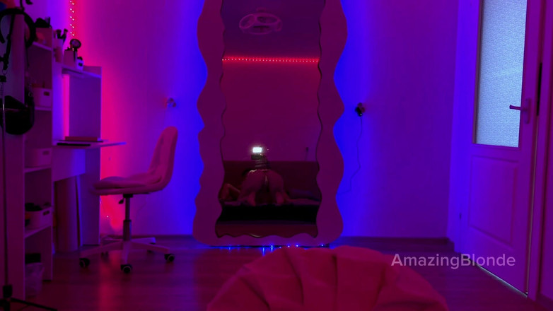 Amazing Blonde: Shang Tsung gibi sikimin içinden ruhumu emmeye çalışıyor