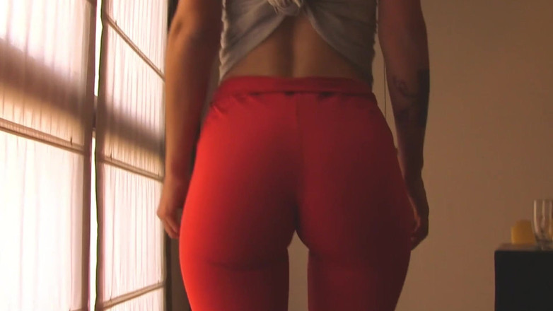 Argentina Latina Amateurs: Milf amatur Cameltoe buatan sendiri dan buah dada menyusu