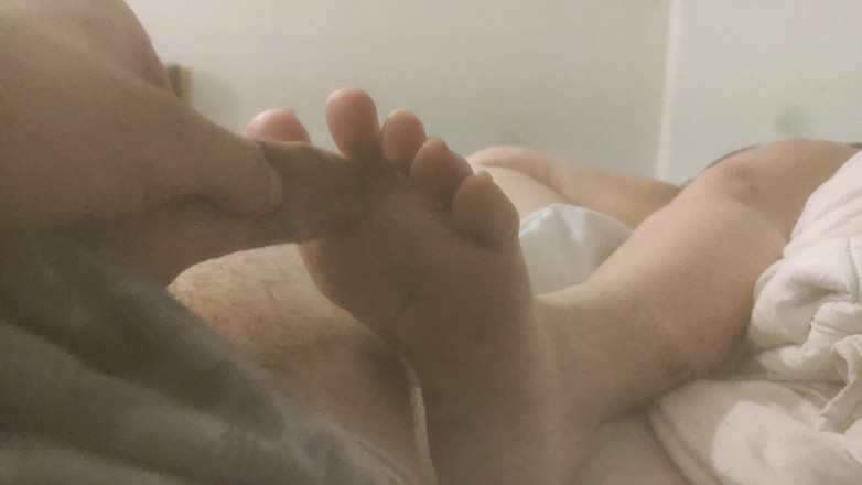 Obsessed_by_Feet: 흑인 대물 자지에게 따먹히는 핫한 밀프