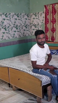 Une belle-mère indienne se fait baiser ! Sexe tabou en famille indienne