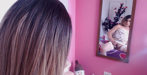 Lucasverga: Очень кокетливо глядя на меня перед зеркалом - я обожаю себя