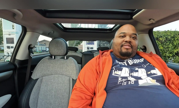 Blkhole420: Esqueci de postar. Carro carregando vídeo confessional