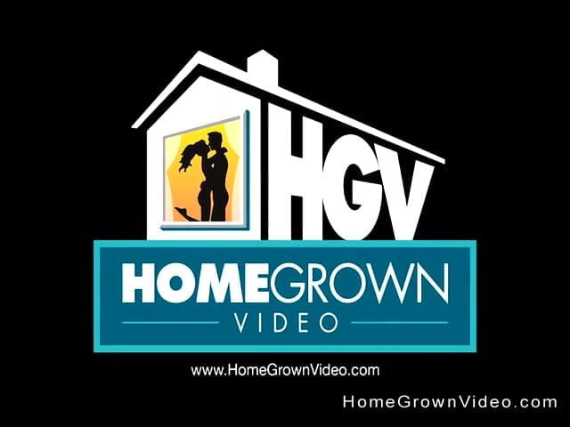 Homegrown Handjob: Serena의 관능적인 쓰다듬기