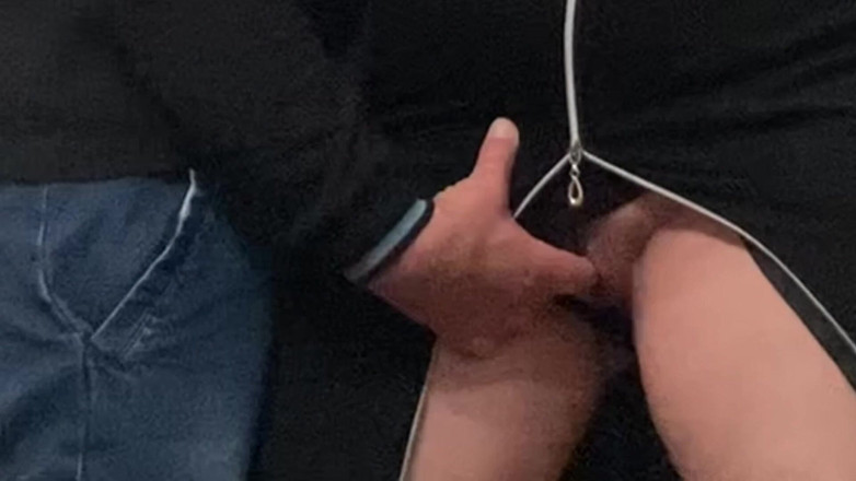 Niki studio: うっ!!ドイツ地下鉄で、もっと汚い指が私の秘部を擦った