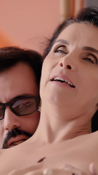 Famous MILF Luiza Ambiel & Young Babe: Threesome Anal Hardcore
