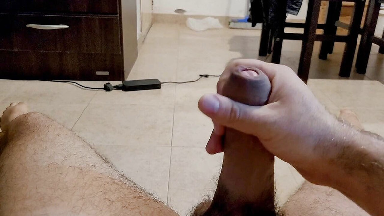 GreyBeardBator: 第一人称视角只是我在晚上享受撸管