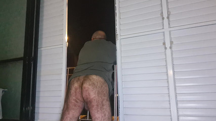 Ilovetobenaked: Je tak zima! a přesto jsem tady, čekám na tebe, vystavujem...